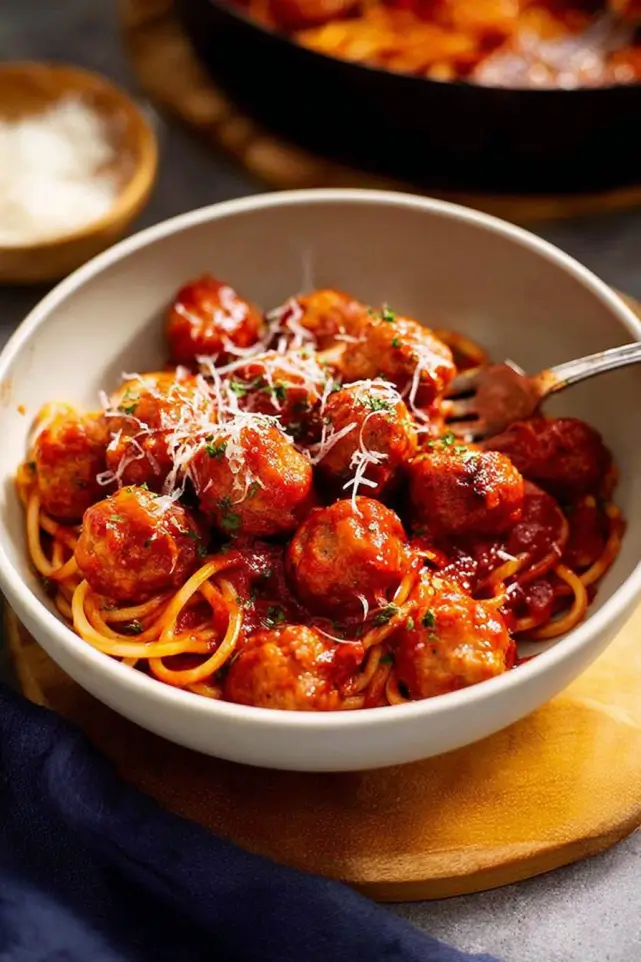 15-Minute Sausage Meatball Pasta – The Ultimate Quick Weeknight Dinner!